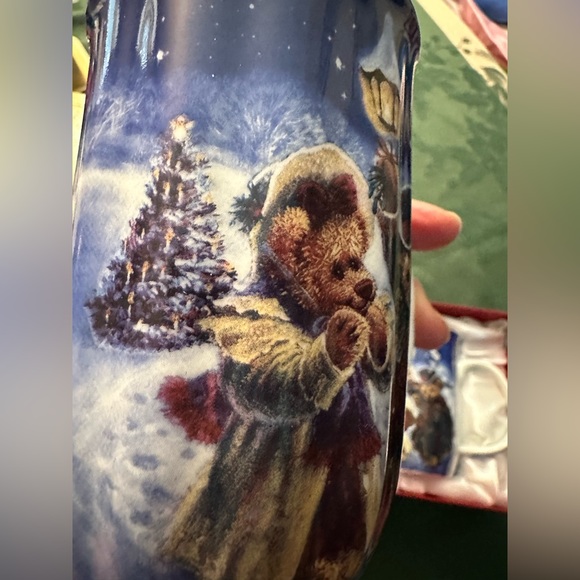 Royal Alfreda fine porcelain holiday cups (2) - Picture 3 of 6